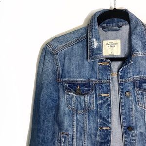 Abercrombie • Denim Jean Distressed Jacket Sm EUC